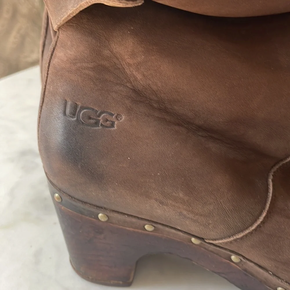 UGG shearling clog